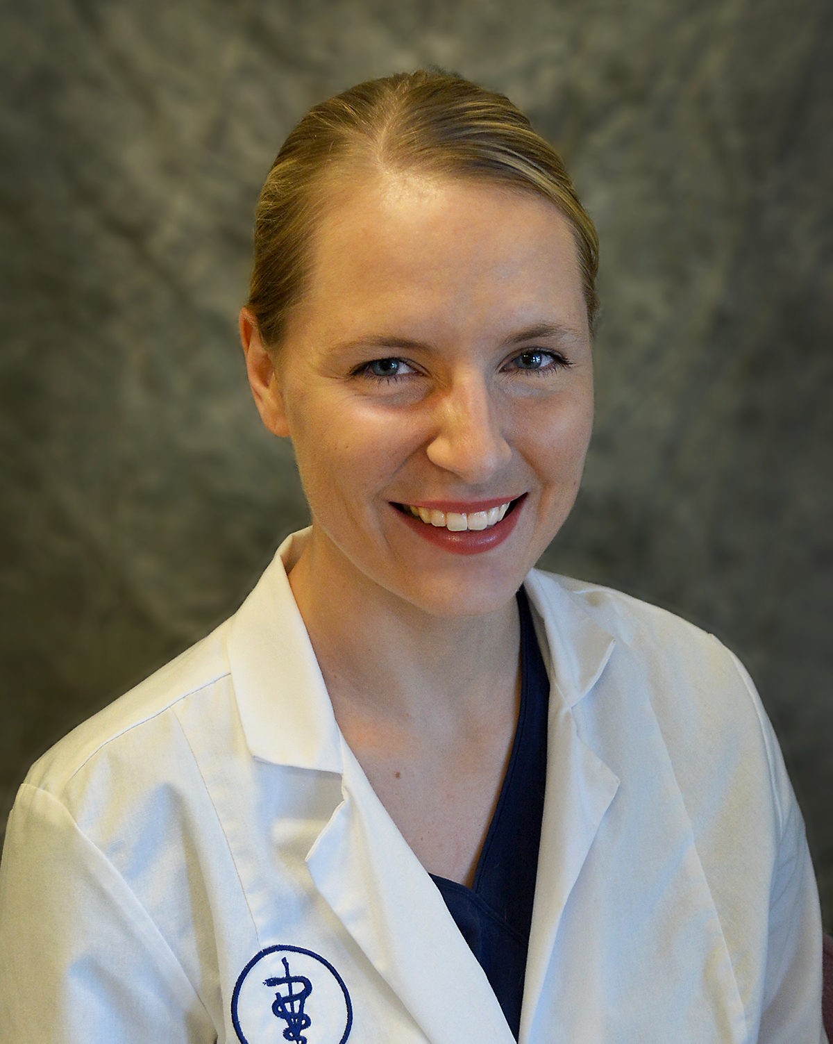 Dr Amy Hutchinson Vet - vyjmdwp